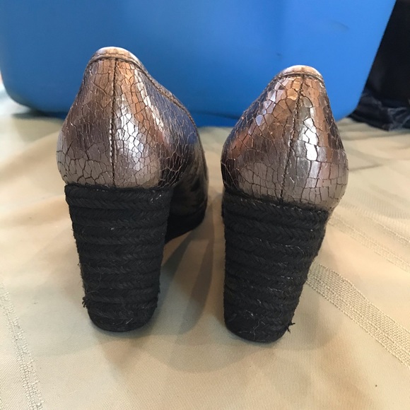 Coach pewter lizard pattern wedge shoes - Picture 4 of 6